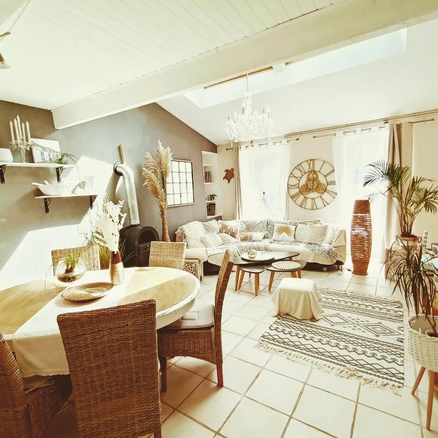 Gite 3 Etoiles Avec Spa, 2 Chambres Le Logis De Pearl Salles-sur-Mer Extérieur photo