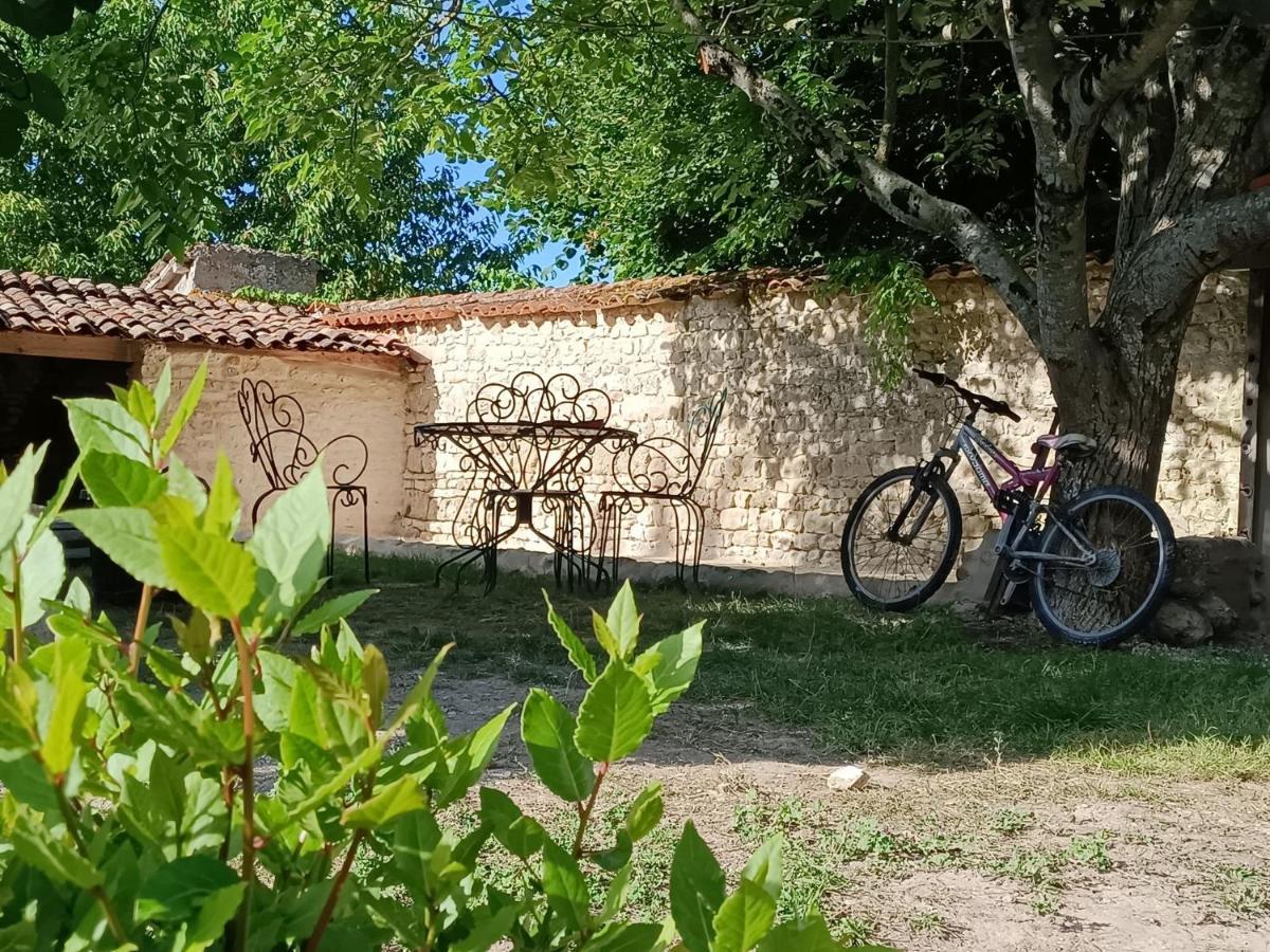 Gite 3 Etoiles Avec Spa, 2 Chambres Le Logis De Pearl Salles-sur-Mer Extérieur photo