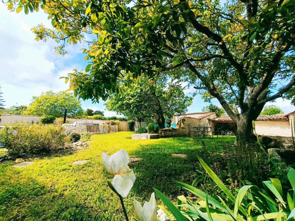 Gite 3 Etoiles Avec Spa, 2 Chambres Le Logis De Pearl Salles-sur-Mer Extérieur photo